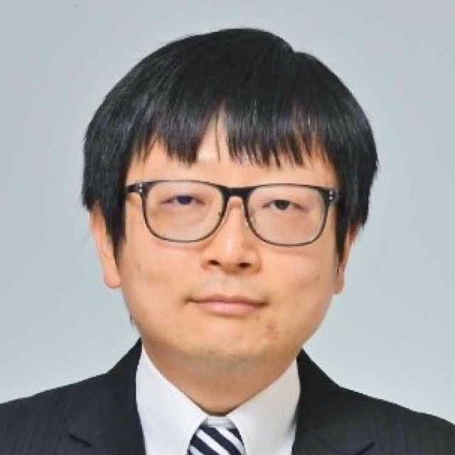 李 秉哲